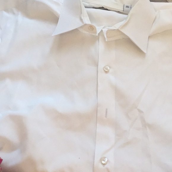 XL Calvin Klein Shirts - Picture 3 of 3